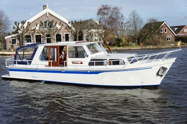 Cruising the Green heart of the Netherlands