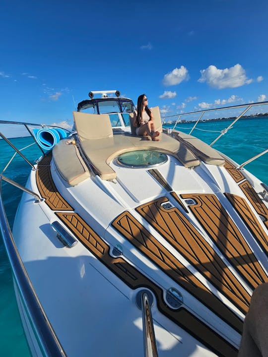 MOTO ACUÁTICA FLAWLESS DORAL DE 48 pies o más (1 hora incluida en el alquiler de un barco de 6 horas o más)  