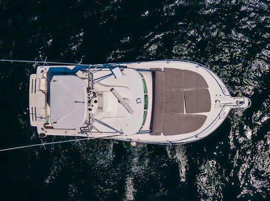 Lhurs 35ft Sportfishing Yacht in Acapulco