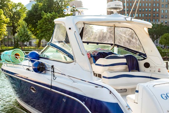 40ft Got a Life Formula 40 PC Motor Yacht Rental in Chicago, Illinois