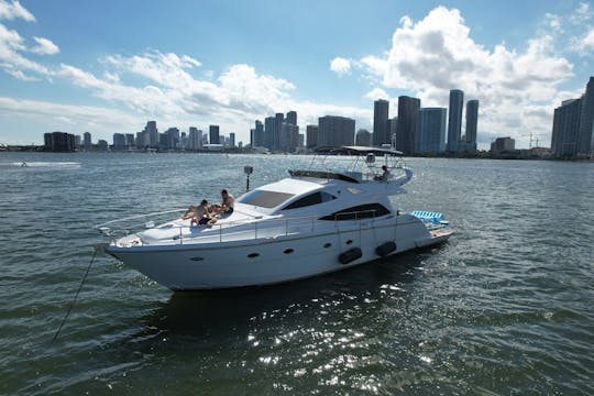 65' Deluxe Flybridge Motor Yacht