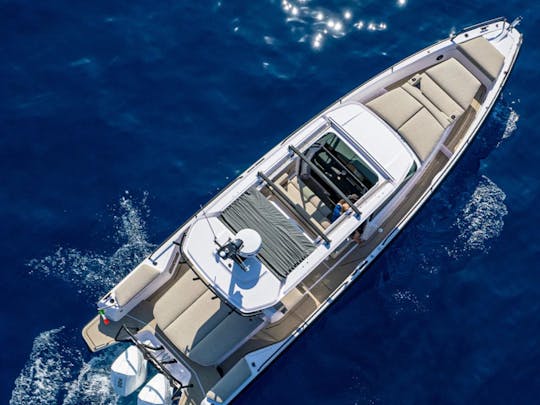 Iate de luxo 2025 Axopar 38' para a escapadela dos seus sonhos!