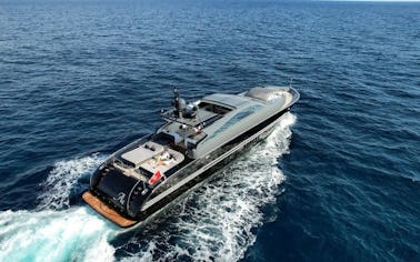 A4 – Sleek Leopard Yacht Cruising the Glamorous French Riviera!
