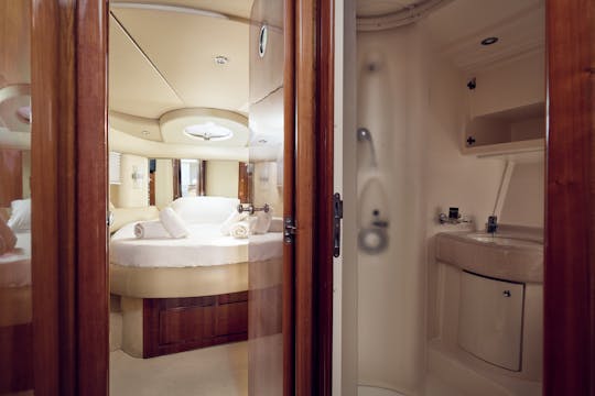 Princess V -Azimuth 42 Flybridge