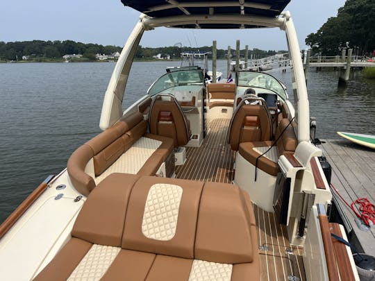 Explore and arrive in style aboard 28' Chris Craft Launch GT, Sirena