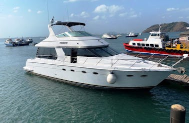 54' Carver Voyager | Great for Day Charter to Taboga | Panama City, Panama