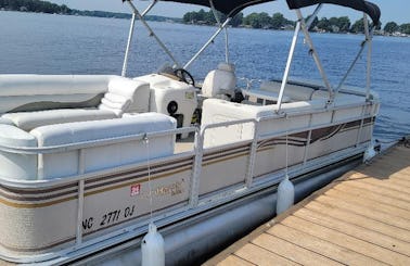 Ultimate Fun Afloat: Rent Our Harris Pontoon for Unforgettable Adventures