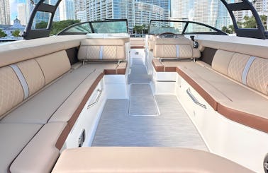 MIAMI'S BEST 29’ SEARAY SUNDECK PARTY BOAT W/1HR FREE!