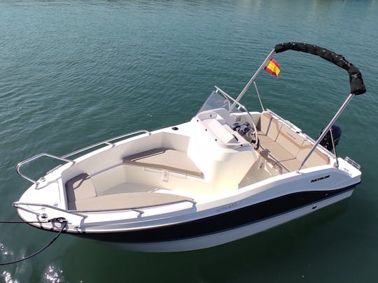 Location de bateau B450 'Theia' (4p) sans permis à Palma, Espagne