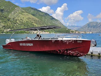 Location de hors-bord - jusqu'à 15 personnes (facturé par heure) avec Skipper