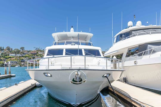 Luxury 92' Summer Sunset Motor Yacht: Perfect for San Juan Islands & Alaska