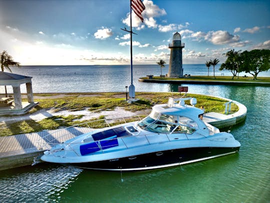 ⭐️⭐️⭐️⭐️⭐️ Enjoy 48' Luxuxy Yacht and Jetski in Miami: Sea Ray Sundancer