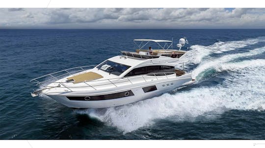 Majesty 55 - Le yacht de luxe contemporain le plus fabuleux et le plus élégant de Phuket