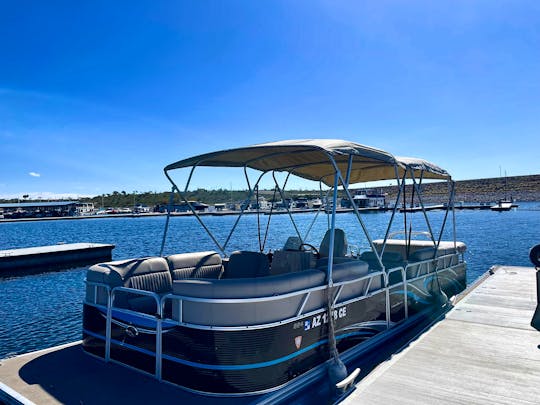 Memorial Day weekend fun in the sun! 12 passenger luxury pontoon