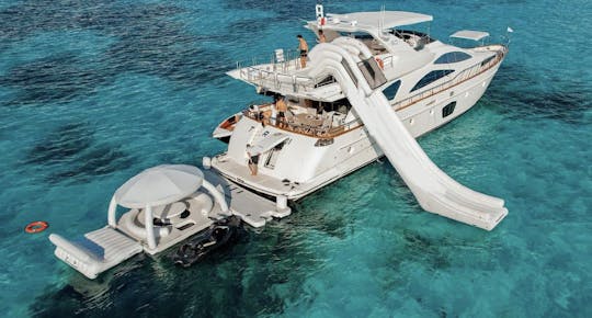 Azimut 80’ with Slide. Cancun- Visit Isla Mujeres