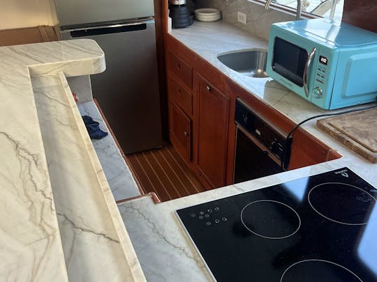 75' of Luxury Sailing! Modern interiors, Open Bar and more!