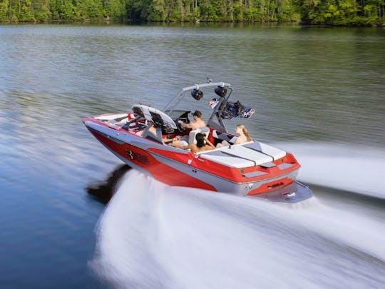 Axis 220 Wake surfing boat - Weekday Special!