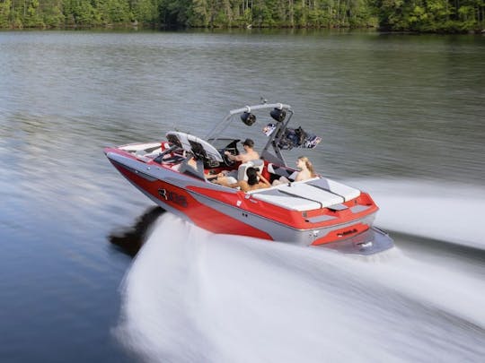 Axis 220 Wake surfing boat - Weekday Special!