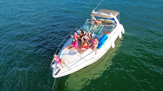 Great 37' cruiser for a fun day on the water!!