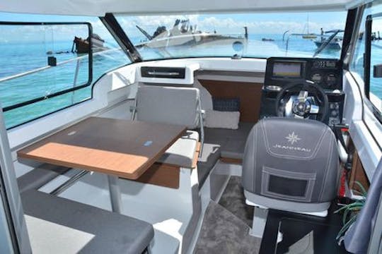 Jeanneau NC 695 Sport Cruiser fully Enclosed