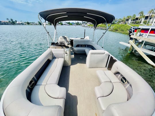 BEAUTIFUL Bennington TRITOON 150 HP Holmes Beach , Anna Maria Fishing Series 