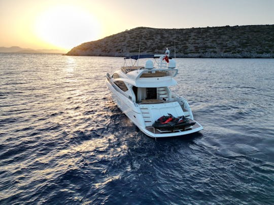 Yate a motor de lujo Sunseeker 60 para 10 personas en Bodrum