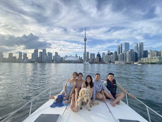 Assistez à un spectacle aérien depuis un yacht à moteur de 34 pieds à Toronto