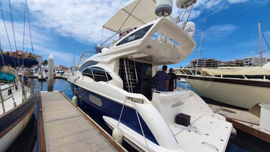 Luxury Azimut yacht in Cabo San Lucas 