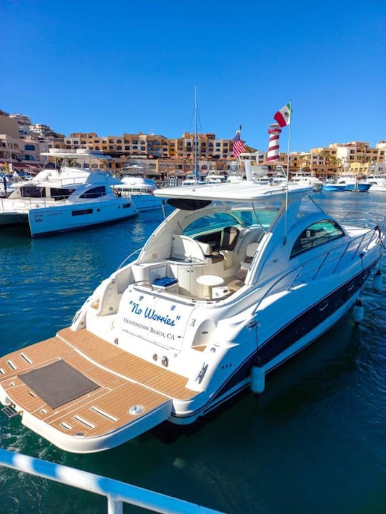 Yacht à moteur Maxum Cabo de 45 pieds avec équipage