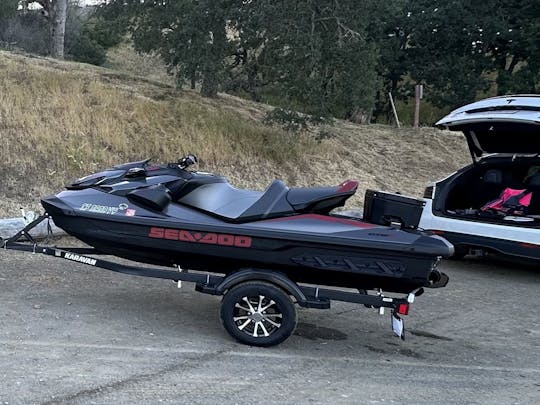 2025 SeaDoo GTR-X で一日中水遊びを楽しもう