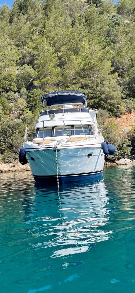 Iate a motor Carver 40 Command Bridge - excursão privada a DIDIYMA a Bodrum