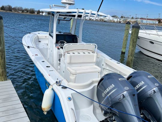 2022 Seahunt Ultra 275 Center Console