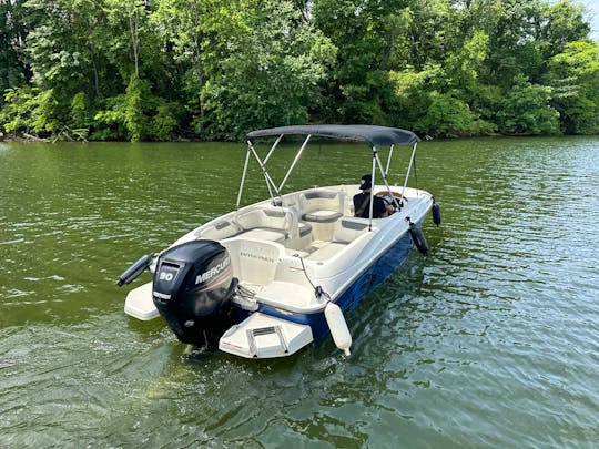 Lake Norman 18ft Bayliner Bow rider|Multi-Day Optional|Wakeboard and Tube to Tow