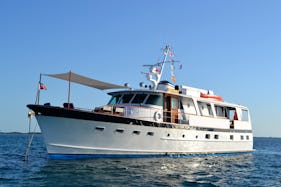 Beautiful 72 ft Classic Motor Yacht. True yachting experience