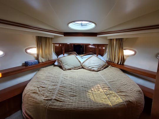 Freestar Carver 56' luxury Yacht Rental at Vancouver