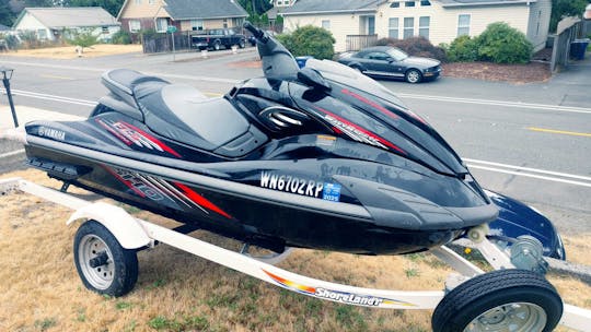 Yamaha Wave Runner JETSKI super rápido a mais de 70 mph!