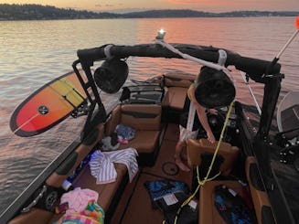 2022 Axis A22 Wake Surf Boat – Family Friendly – Surf, Cruise & Play!