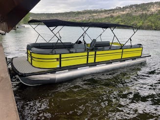 O Premier Pontoon de 29 pés está pronto para seu grande grupo de até 22 pessoas em Austin, Texas