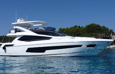 75-Foot Sunseeker with Flybridge (Up to 12 Guests)