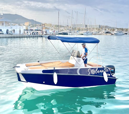 Benalmádena: aluguel de barcos sem licença para observação de golfinhos