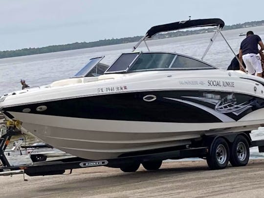 30ft Rinker 229 Bowrider - A fun boat that you will love!!