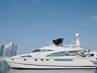 Fabulous Fairline de 64 pieds | Grand aménagement | Jusqu'à 28 personnes 