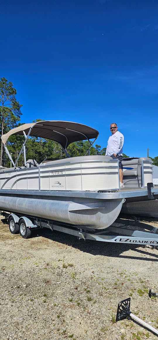 Fun in the Sun or shade :) with 22ft Bennington Pontoon in St. Augustine, FL