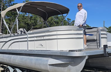 Fun in the Sun or shade :) with 22ft Bennington Pontoon in St. Augustine, FL