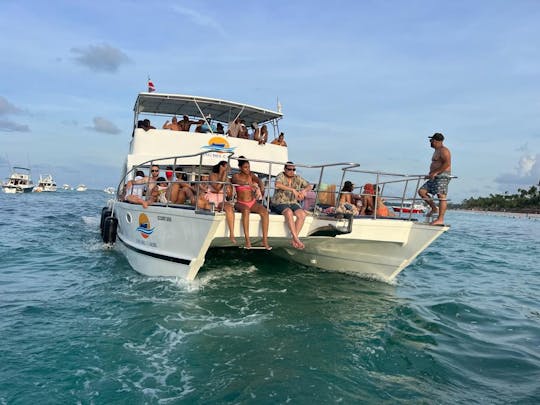 Exclusive VIP Catamarán for Snorkeling in Punta Cana