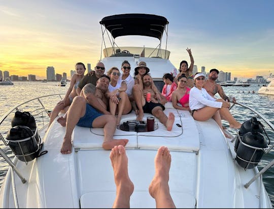 Rent this beautiful 45' Yacht in Miami! GET 1HR FREE Monday-Thursday