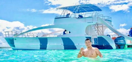 ¡Yate de lujo en Miches para cualquier ocasión especial! ¡Reserva ahora 😎🏝️☀️