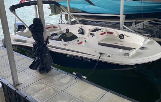 美しいハリケーンサンデックスポーツ 185 OB がTims Ford Lakeで入手可能