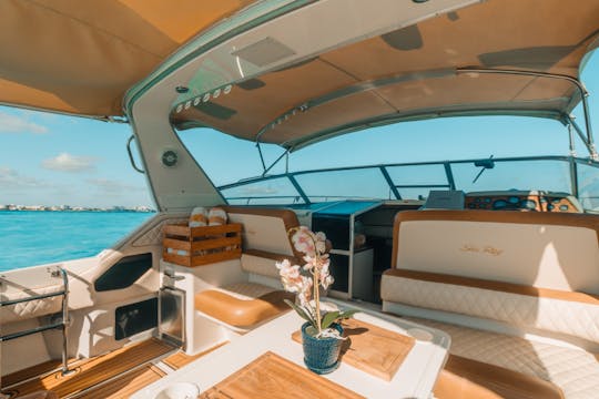 Offre de dernière minute ! Yacht Sea Ray de 43 pieds à louer à Cancun, au Mexique.