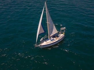 LUNA SEA | Barco à vela para uma aventura de vela elegante.